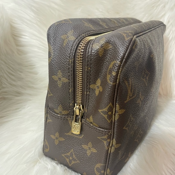 Sold on ig Authentic vintage Louis Vuitton Trouse 28 (makesup pouch) - Picture 16 of 16